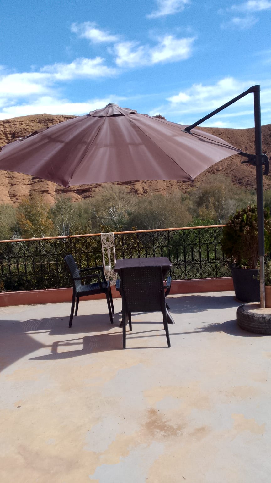 Terrasse avec parasol